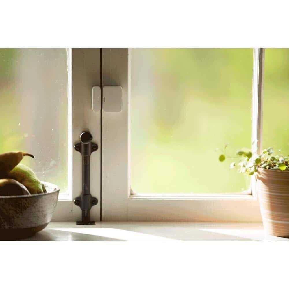 SimpliSafe Smart Home Security System with Base Station, Siren, Keypad, Motion Sensor, 3 Entry Sensors, and Key Fob - Image 5