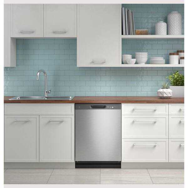 GE 24 in. Built-in Tall Tub Front Control Stainless Steel Dishwasher with 60 dBA - Image 5